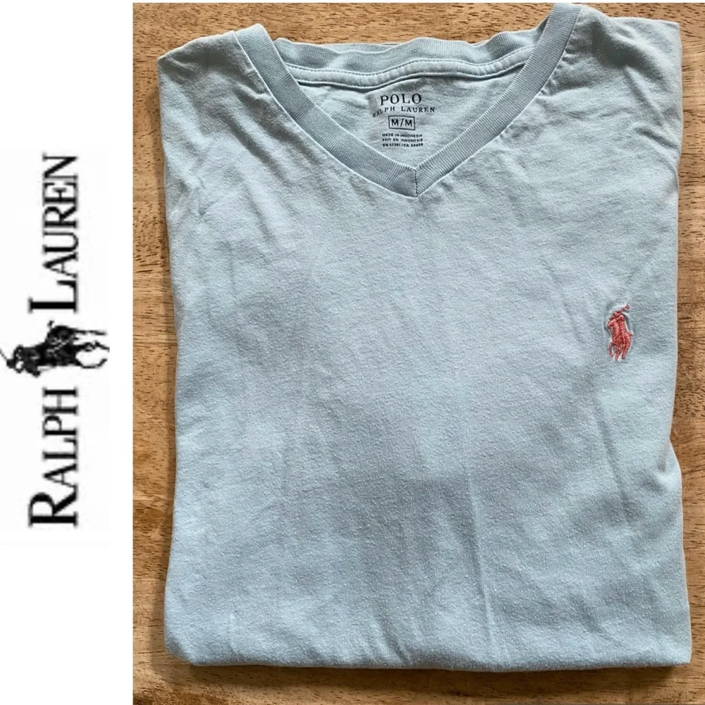 Polo by Ralph Lauren Men’s Medium Soft Blue 100% Cotton V-Neck Short Sleeve Tee